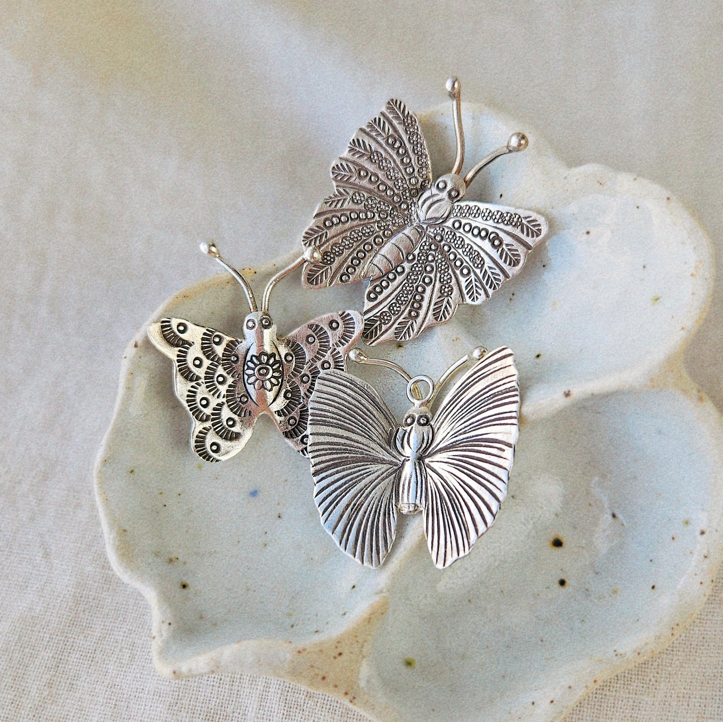 Leaf-etched Wings Silver Butterfly Choker