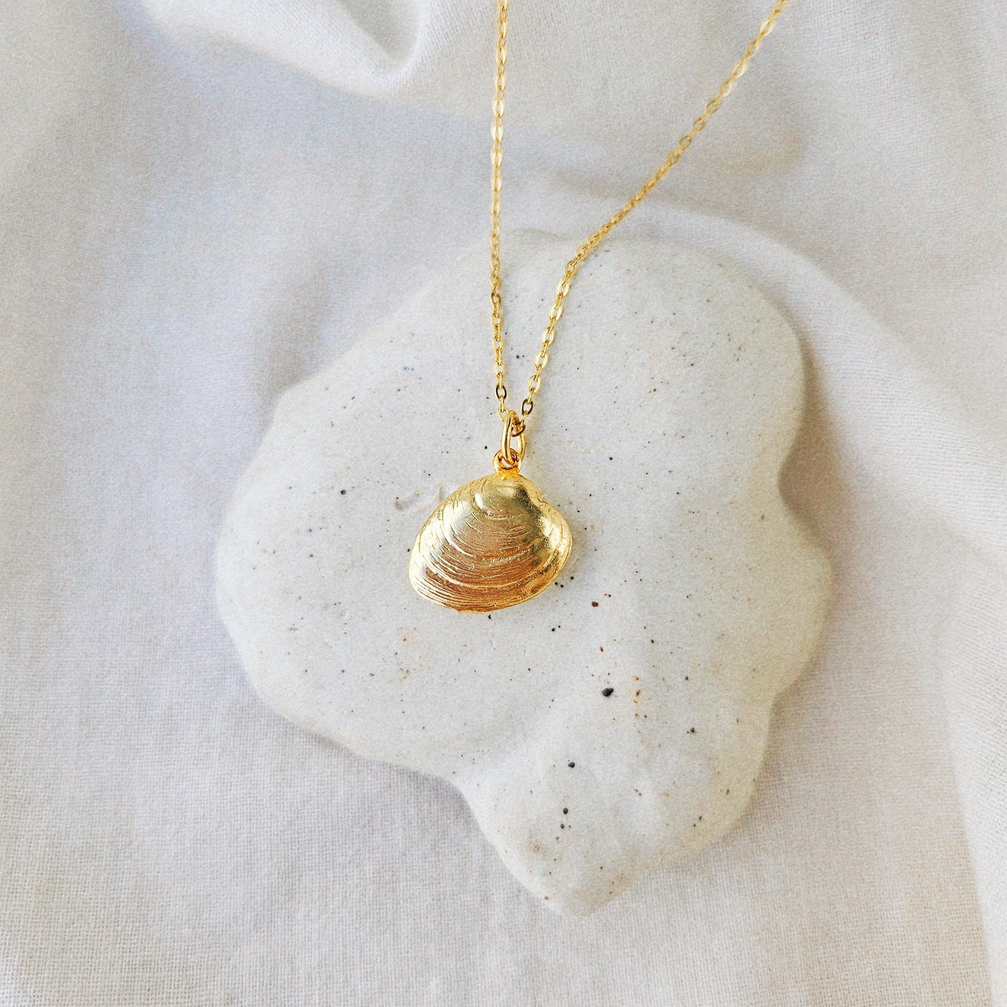 Vintage Clam Shell Charm Necklace