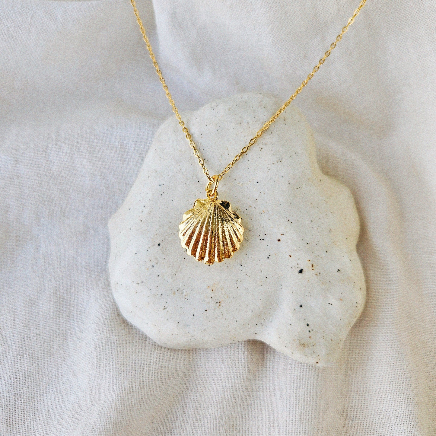Vintage Scallop Shell Charm Necklace